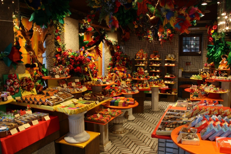 vente-AMPUS-min_candy_store_chocolate_shop_chocolate_switzerland-393515