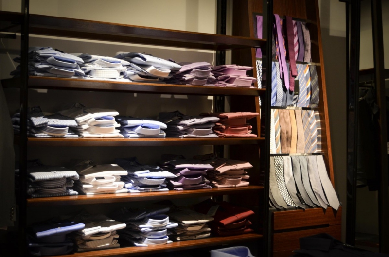 vente-AMPUS-min_shirts_exhibition_shop_shopping_shelf_buy_business_clothing-940715